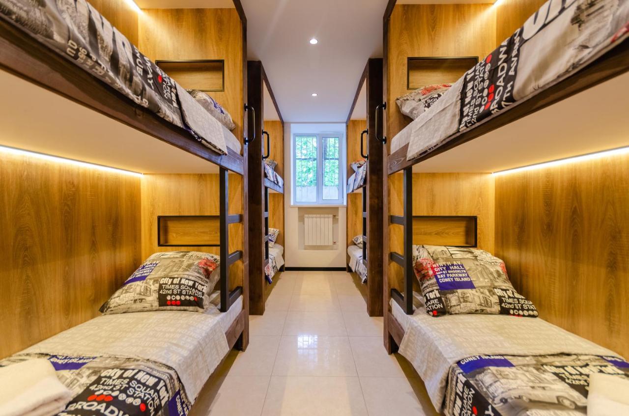 Underground Hostel Κίεβο Εξωτερικό φωτογραφία